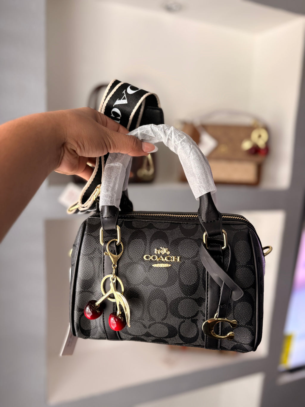 ✨ Gigi Noir Cherry Bag ✨